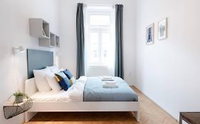 Excellent Central Location Lovely Home With Ac